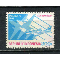 Индонезия - 1992 - Авиация 300R - [Mi.1418] - 1 марка. Гашеная.  (Лот 16HP)-T2P39