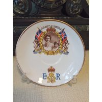 Блюдце коронационное к Коронации Королевы Елизаветы II. Великобритания. 2 июня 1953 года. Диаметр 14 см. Без сколов и трещин.