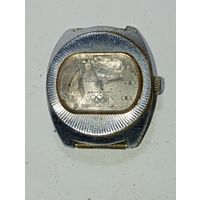 Часы механические  ЛУЧ (  Москва - Олимпиада 80 ) .