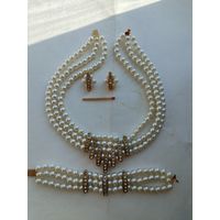 Наборвинтажный жемчужный. колье-чокер, браслет на руку, клипсы