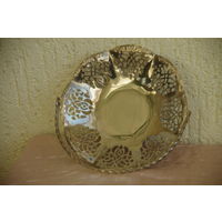 Ваза  с серебрением  (  диаметр 18,5 см , высота 3 см ;  13 см )