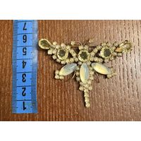 Брошка - Бабочка  (1) из уранового стекла . Чехия