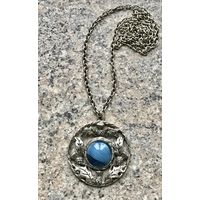 Кулон на цепочке. Колье