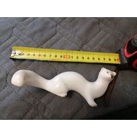 Фарфоровая статуэтка горностай