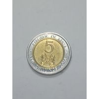 Кения 5 шиллингов 2010  года .