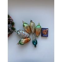 Лот елочных игрушек.