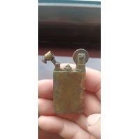 Зажигалка бензиновая.