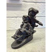 Статуэтка Дети на санках. Касли.  Распродажа коллекции!!!