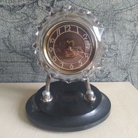 Часы Маяк с рубля, тикают.