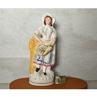 1860 е года , статуэтка торговка рыбой