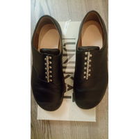 Уникальные туфли на гвоздях вместо шнурков размер 41-42