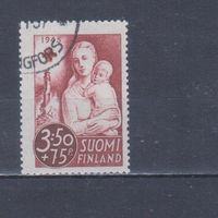 [580] Финляндия 1945. Красный Крест.Мать с ребенком. Гашеная марка.