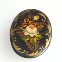 Брошь- лаковая миниатюра. Винтаж. Цветочный дизайн. Авторская. Дерево. 5,2х3,5 см