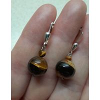 Серьги. Камень.