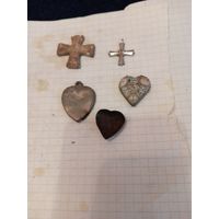 Кулоны и крестики