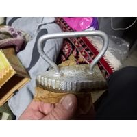Детский утюг, утюжок чугунный новый в смазке в упаковке с клеймом СССР в коллекцию