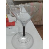 Бокал для коктейля.