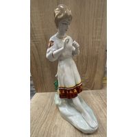 Статуэтка фарфоровая Гадание на ромашке ЗКХ С РУБЛЯ