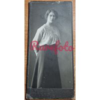 1910-е Визит-портрет узкий формат девушка типаж ретро студийное фото фотограф Б.Шперлинг Уфа