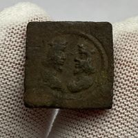 Весовая (дукатная?) гирькая для монет. Красивая! Возможно, Испания?