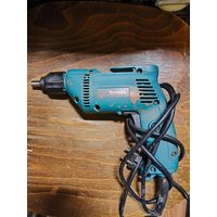 Шуруповерт Makita.