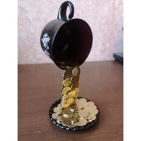 Денежная чашка. Панно из монет.