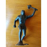 Фигурка первобытного человека.