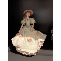 Статуэтка Дама в зеленом  Англия Coalport винтаж
