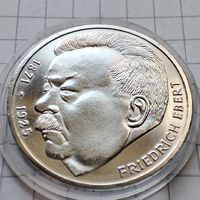 5 марок ФРГ 1975 года .50-летие  со дня смерти Фридриха Эберта .Серебро.