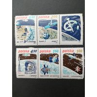 Польша 1979 Полная серия марок на двух горизонтальных сцепках каждая по три марки "Исследование космического пространства" (чистые* следы от наклеек) марки Mi.2659-2663 каталог 1.80 евро