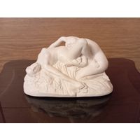 - Статуэтка НЮ ГРАЦИЯ