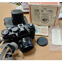 Фотоаппарат Зенит. Обьектив Гелиос 44м-4. Состояние нового. Комплект