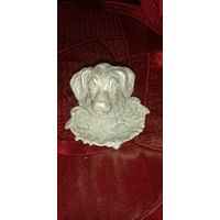 Голова собаки пепельница.