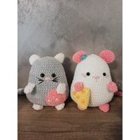 Котик с колбаской мышка с сыром Плюшевая вязаная мягкая игрушка амигуруми Кот мышь интерьер ручная работа handmade кукла