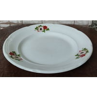 Тарелка сервировочная. Конаковский фаянсовый завод им. Калинина (Конаково), 1974-1991 гг.