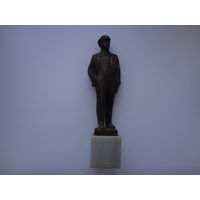 Статуэтка В.И.Ленин. скульптор Р.Посядо.