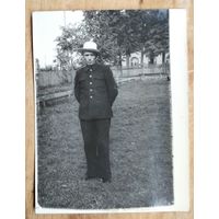 Фото в железнодорожном парке. Молодечно. 1957 г. 9х12 см.