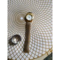 Часы наручные  с браслетом.Состояние на скане. В коллекцию,ремонт,на запчасти.