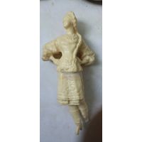 Статуэтка СССР ФХИ 1950г.Национальности СССР. Украинка.