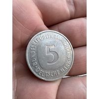 5 немецких марок 1983 года выпуска, отчеканенная в Штутгарте(F)