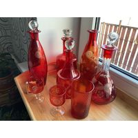 Новогодняя распродажа !Куча графинов из красного стекла НЕМАН ( одним лотом )