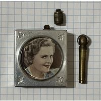 Зажигалка. Бензин. Алюминий, латунь. Дембельское или окопное творчество. Кремня нет.