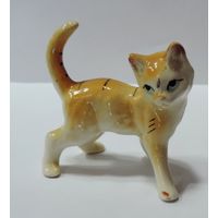Статуэтка фарфоровая "Котик" 80-е годы Европа. Высота 6 см. Целая, без реставрации.