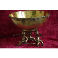 Ваза латунная с внутренним золочением ( Европа ) довоенная  ( диаметр 23,5 см , высота 18 см )