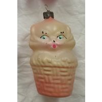 Ёлочная игрушка кот в корзинке