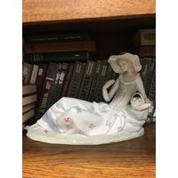 Большая статуэтка Девушка с корзинкой