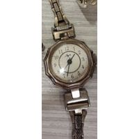 Часы позолоченые Ау с браслетом