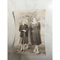 Фотография. История СССР в лицах. Подруги. 1950-е.