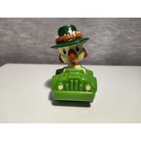 Цыпленок в автомобиле фигурка игрушка киндер kinder шляпа гоночный