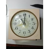 Будильник Янтарь